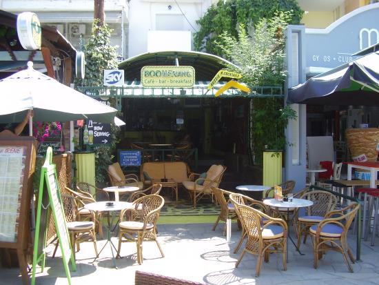 Boomerang bar