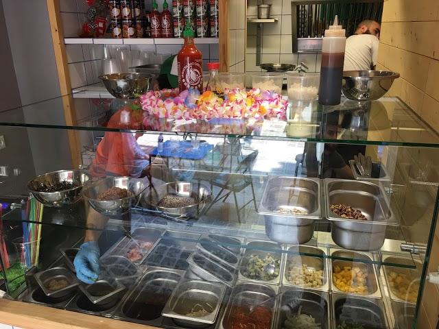 Poke Hawaiian Sushi