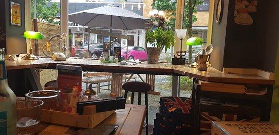 Monthy's Deli Café