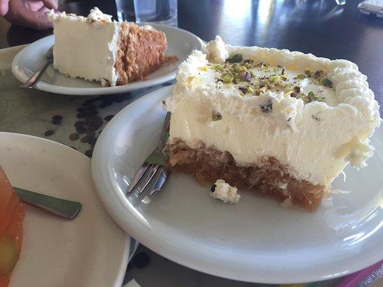Hondos Center Cafe