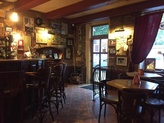 Erin's Pub