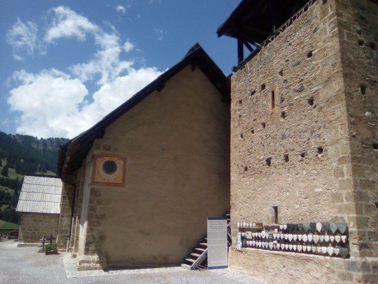 Eglise Saint-Romain de Molines-en-Queyras