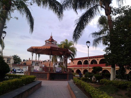 la Plaza Chapala