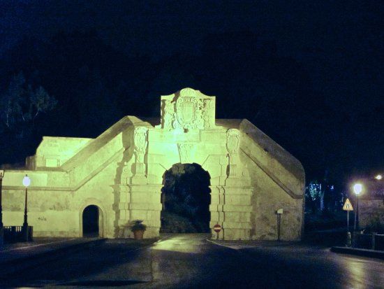 Porta Spagnola