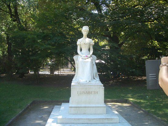 Monumento all'Imperatrice Elisabetta