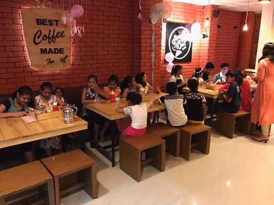 Hangout Cafe & Restro