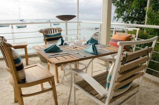 Mavericks Beach Bar and Grill