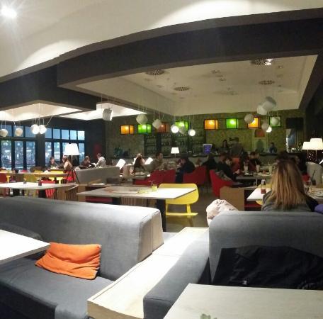 Vivo Cafe Restaurant