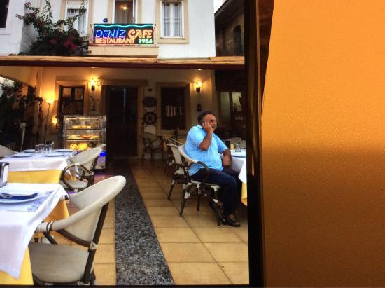 Deniz Restaurant and Bar