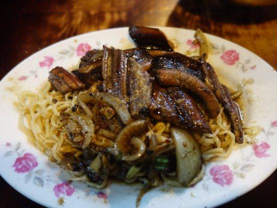 A Jiang Stir-Fried Eel Yi Noodles