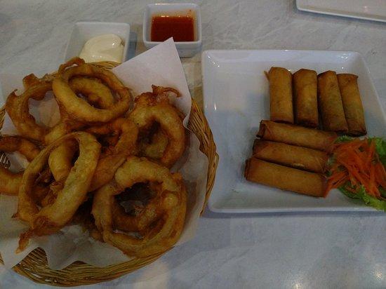 TRI Cafe & Restaurant