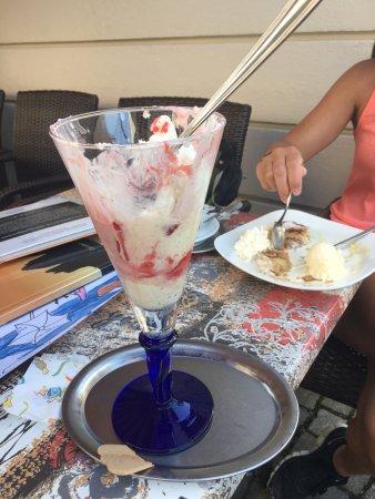 Eiscafe Dolomiti