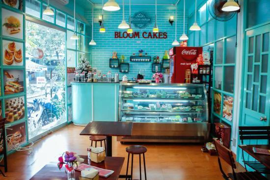 Bloom Cakes