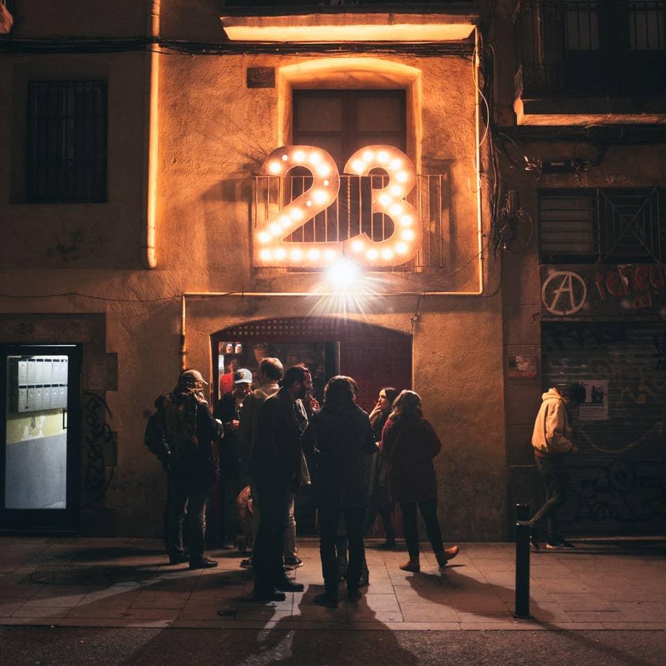 23 Robadors