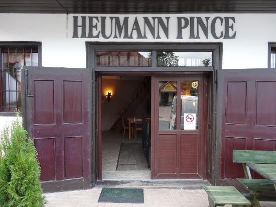 Heumann Cellar Villany
