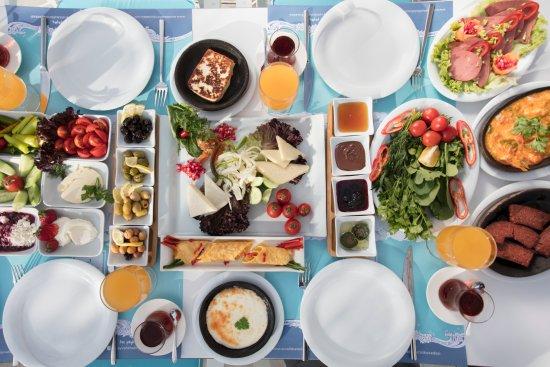 Ayvalik Balikcisi Kusadasi