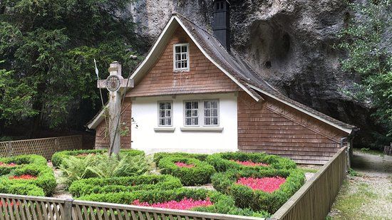 Verena Gorge Hermitage