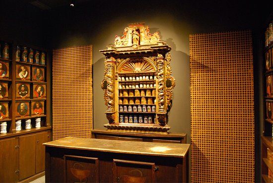 Museo-Vieja Farmacia