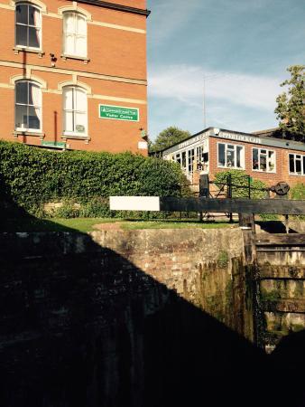 Thames and Severn Canal