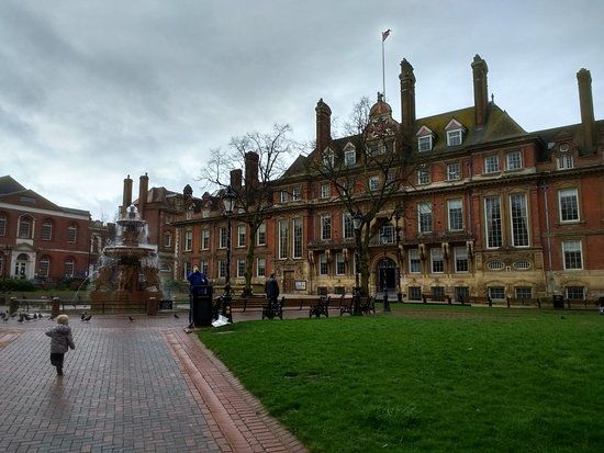 Leicester Town Hall Square
