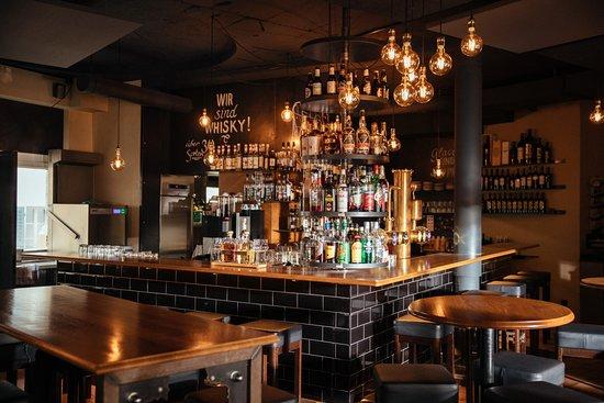 Art's Restaurant & Bar