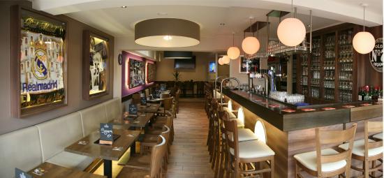 Cafe De Tennis