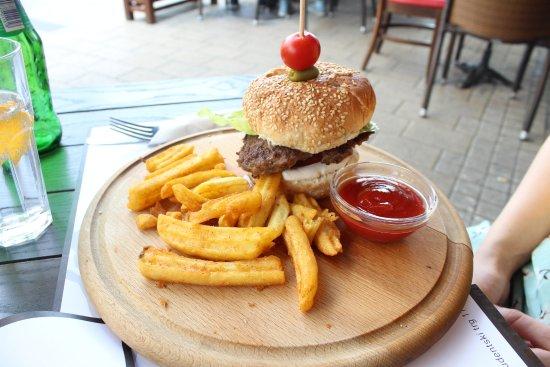 Pub & Cafe Eleven