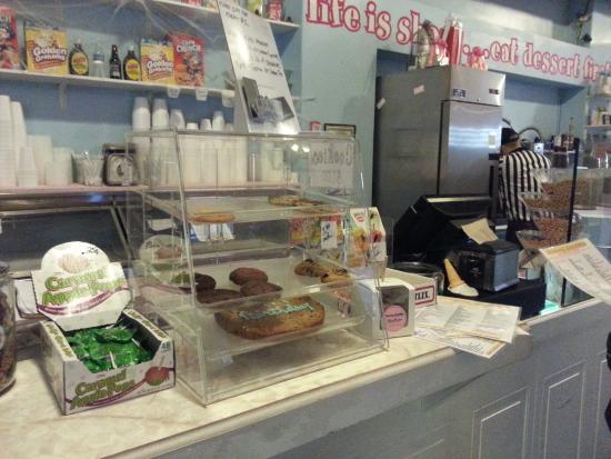 Scoop DeVille Ice Cream Parlour