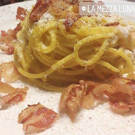 La Mezza Luna