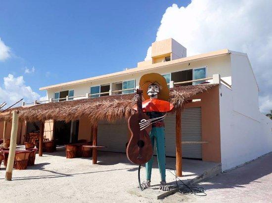 Maha Sand Bar & Cigar Lounge