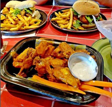 Las Alitas