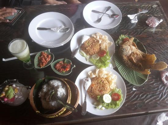 Pondok Desa Kampoeng Telaga