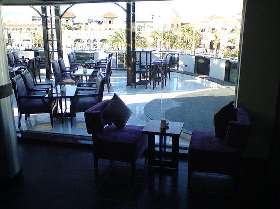 Luna Lounge