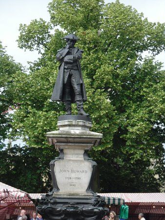 Statue of John Howard