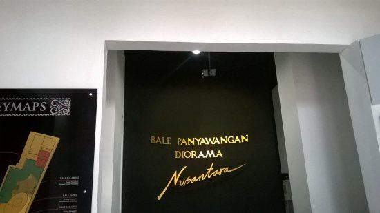 Bale Panyawangan Diorama Purwakarta