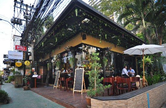 Bacchus&Co