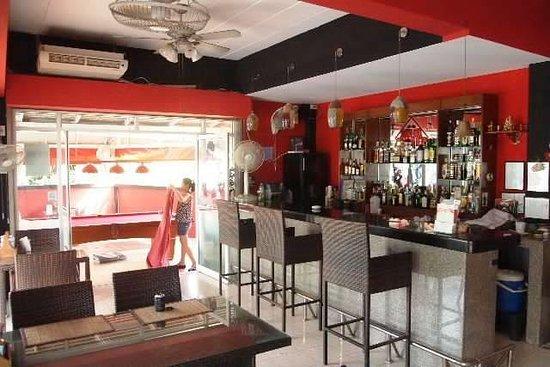 Khao Noi Sports Bar and Restaurant