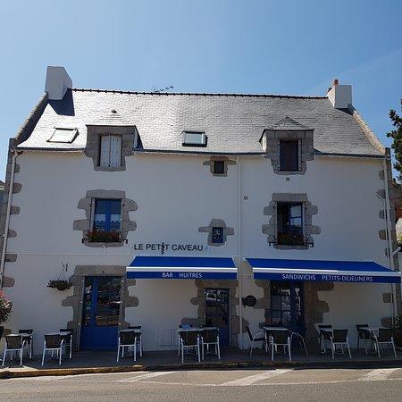 Le Petit Caveau