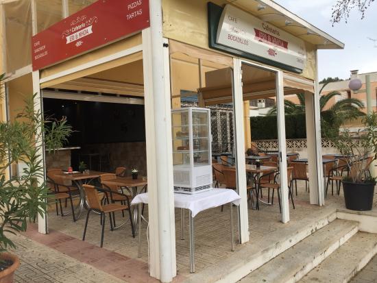 Eri & Nhoa Cafe
