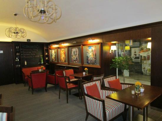 Alfa Cafe & Bistro