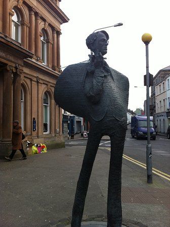 WB Yeats Statue