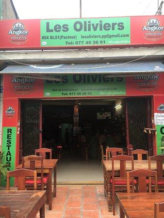 Les Oliviers