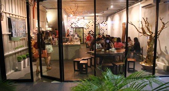 90 Degrees Cafe & Art