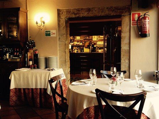 Hotel Castillo De Valdes Salas Restaurant