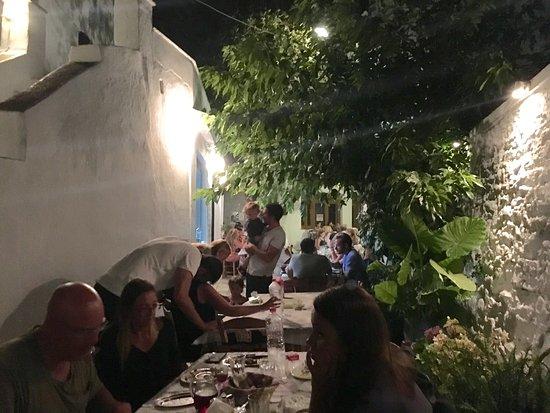 Taverna Platanos