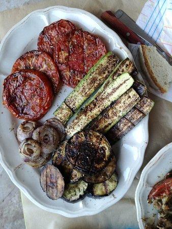 To Zefki Greek Traditional Tavern