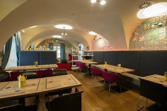 Paul's Kuche & Bar