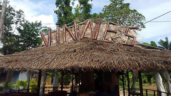 Vinne's Bar N Grill