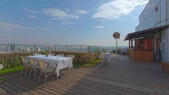 Sky & Restaurant 360
