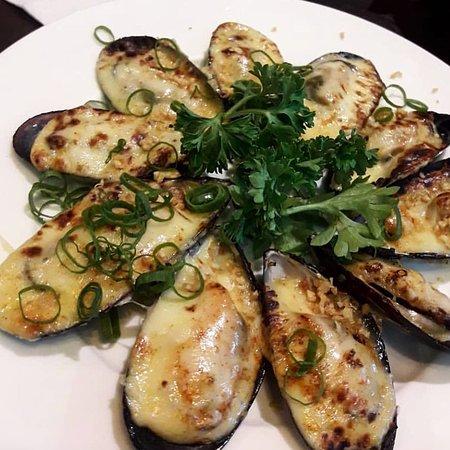 Mesa Filipino Moderne